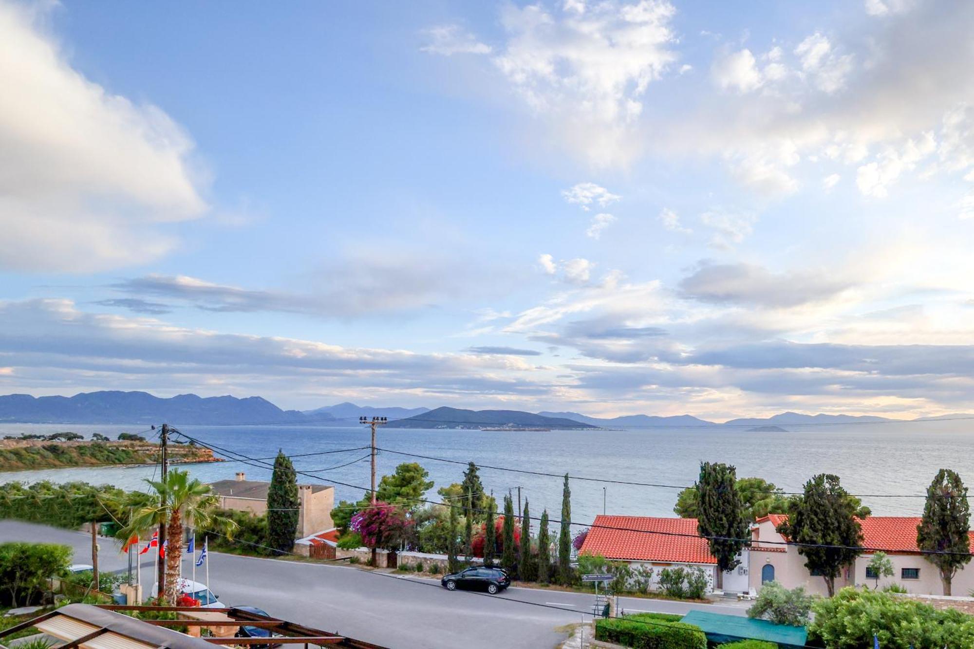 Klonos - Kyriakos Klonos 3*