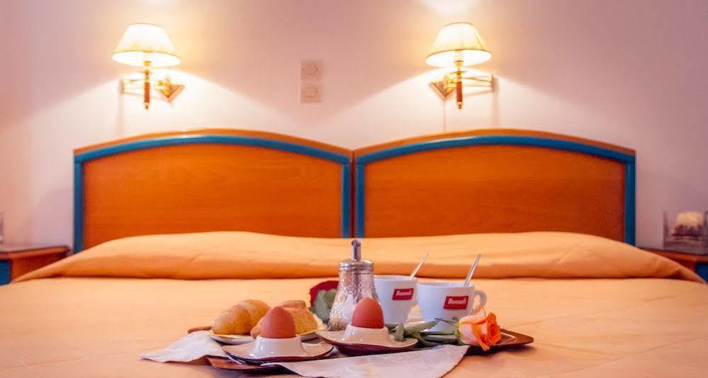 Klonos - Kyriakos Klonos Hotel 3*